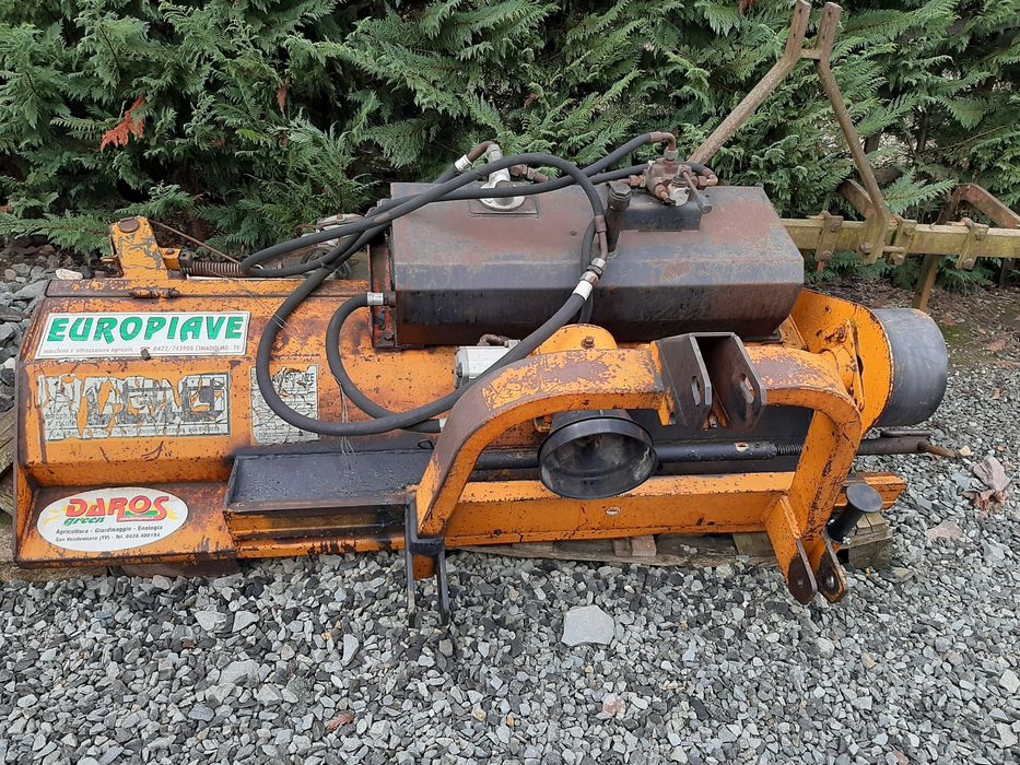 Vînd tocatori pentru resturi vegetale