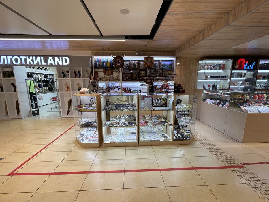 Продам островок в ТРЦ Москва