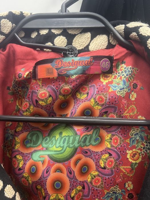 Оригинално палто Desigual №46 – дизайнерски модел, ефектен жакардов десен