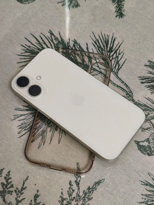 Продам iPhone 16, 256, 100%