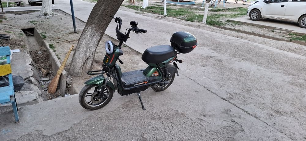 Электроскутер...