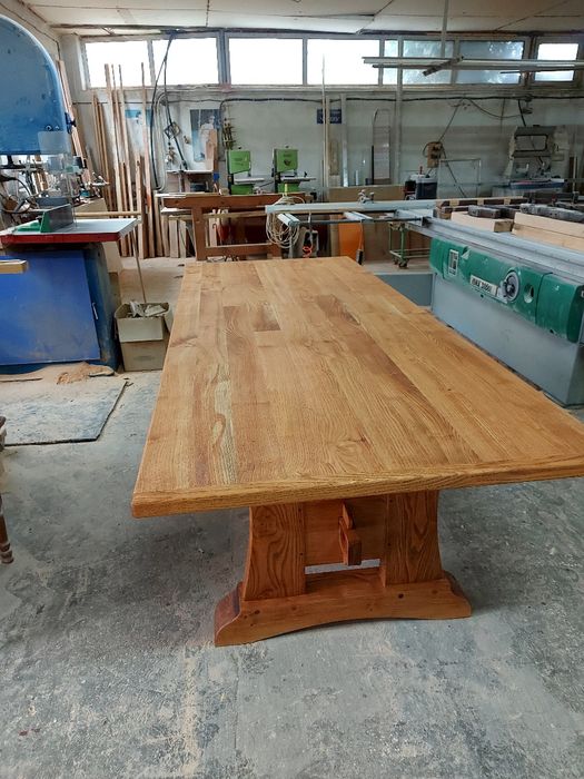 Масивна маса от Гледичия