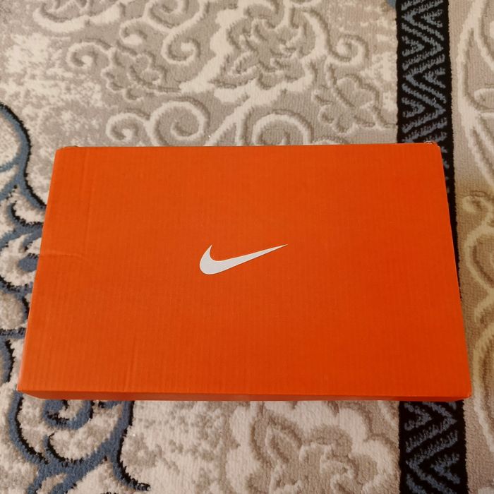 Butsa sotiladi air zoom vapor 16 elite  yangi umuman kiyilmagan