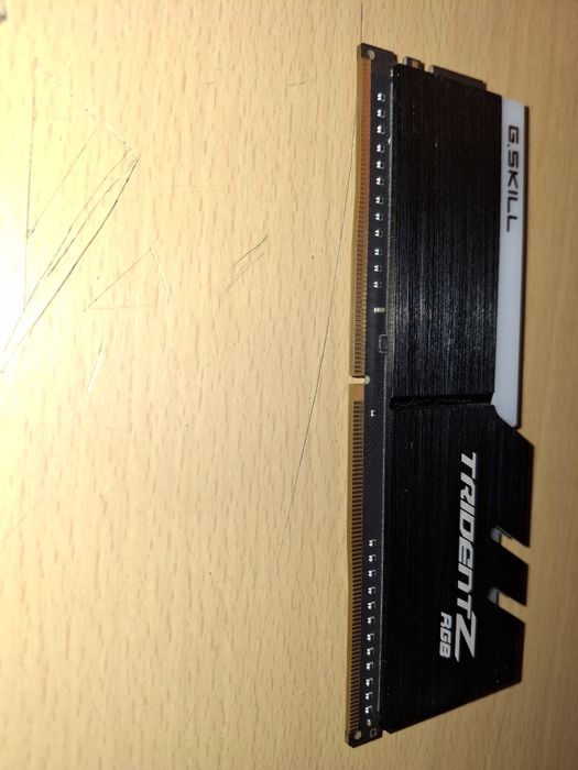 Memorie RAM DDR4 8GB 3000 MHz