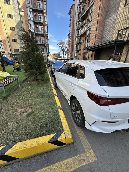 Byd e2luxry 2025 oftsalniy