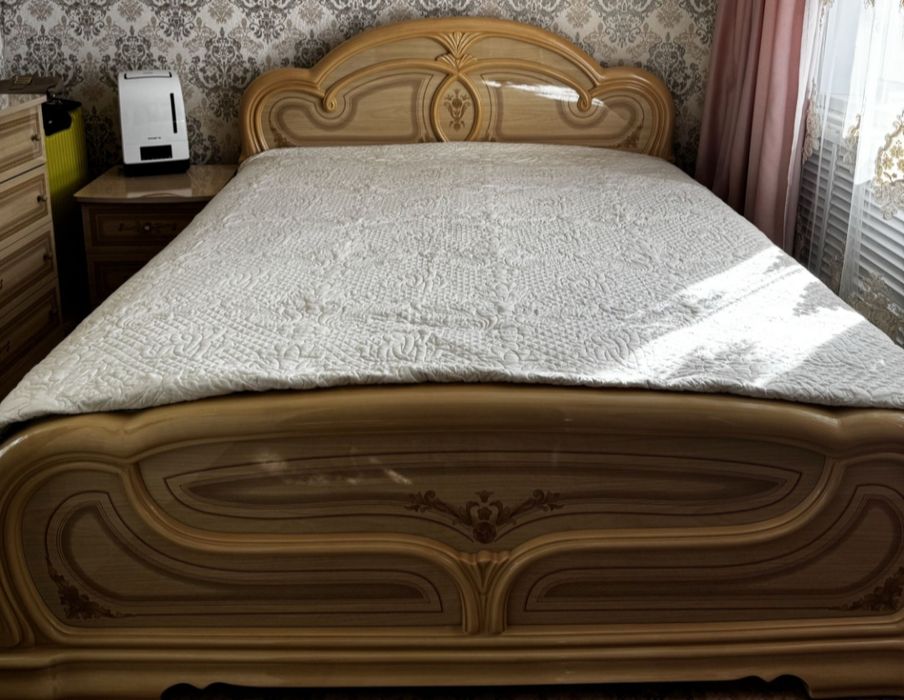 Кровать двуспальная 160*200