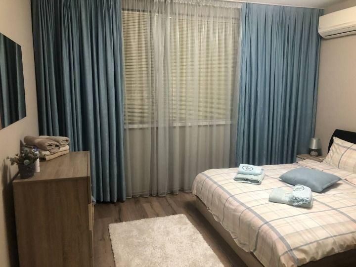 Дава се под наем Двустаен апартамент в Пловдив, Център - 68 кв.м за 511 € - Снимка #2