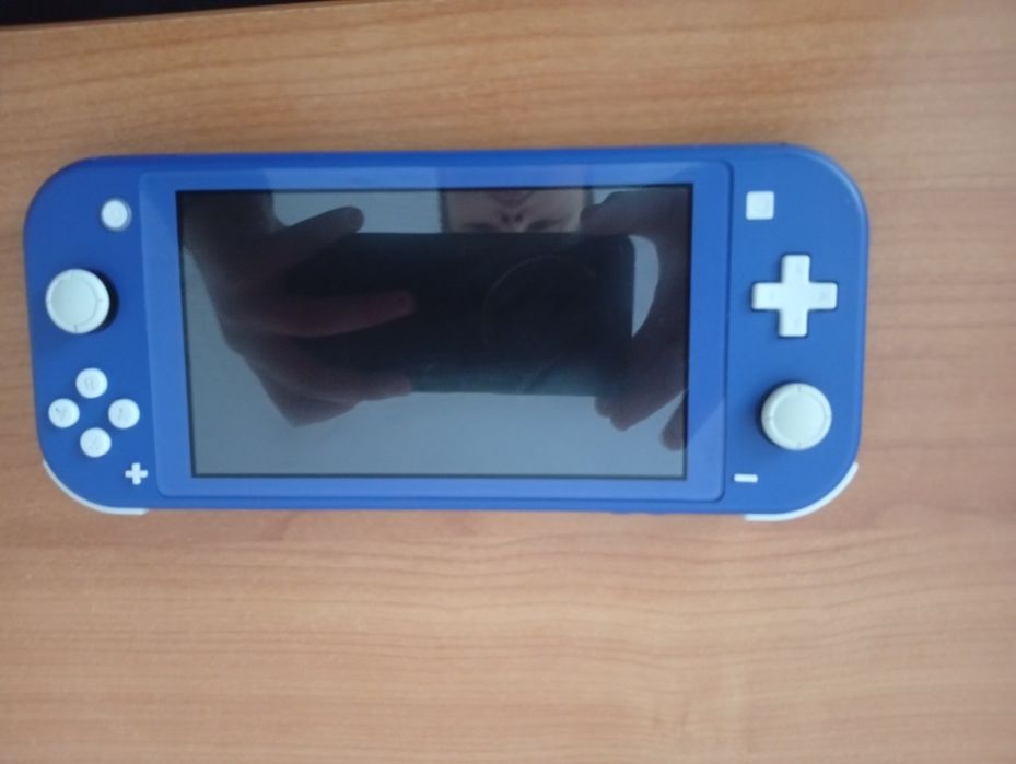 Nintendo Switch lite+2 jocuri