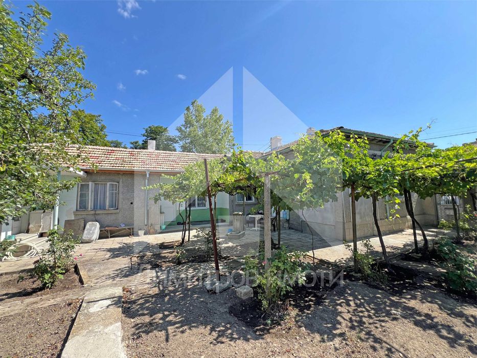 Продава се Къща в Нови пазар - 133 кв.м за 805 €/кв.м - Снимка #1