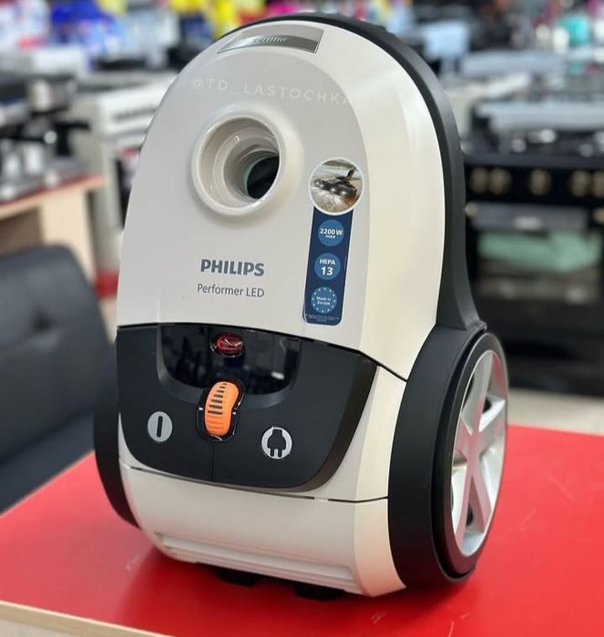 Пылесос PHILIPS PERFORMER model: XD8042 Сделано в Польше (2200Вт)