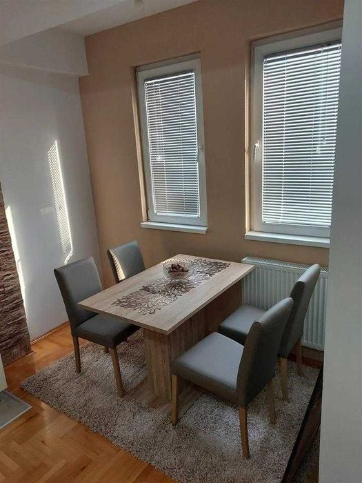 Дава се под наем Двустаен апартамент в Бургас, Лазур - 56 кв.м за 204 € - Снимка #1