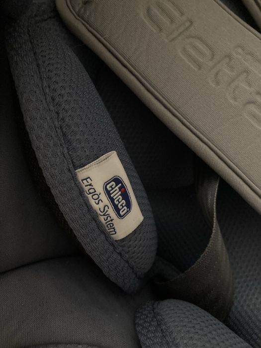 Детское автокресло Chicco 0+ до 18 кг.