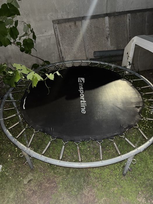 Trambulina de copiii