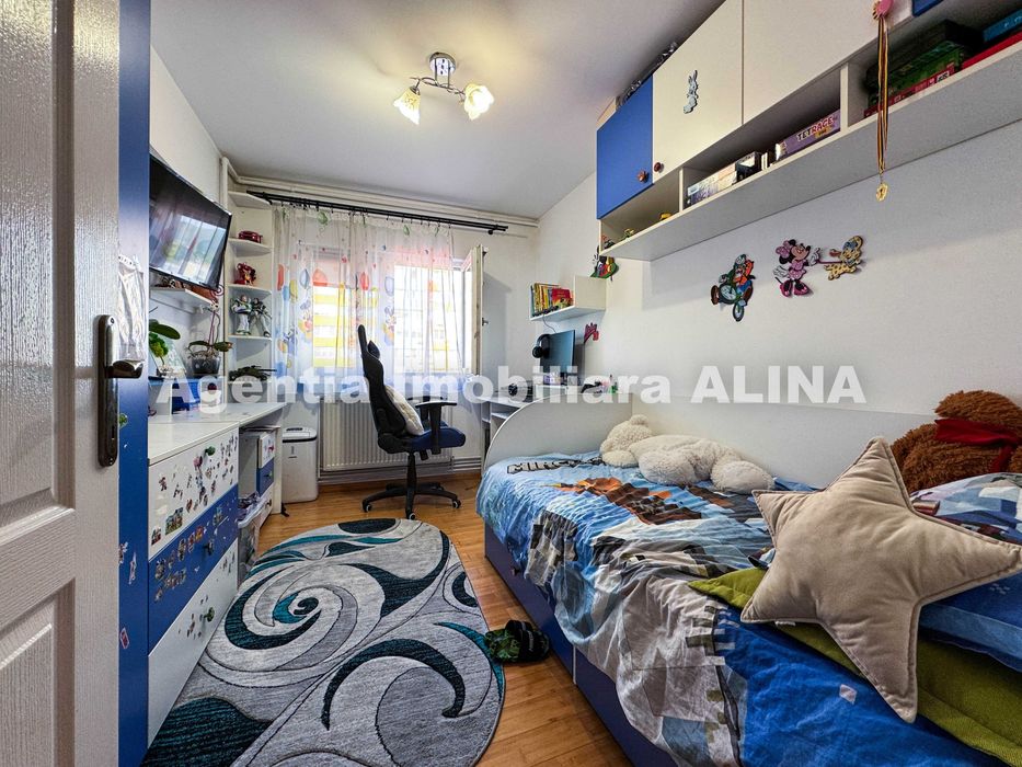 Ap. 3 camere in Deva, zona Astoria, 70 mp, decomandat, etaj 3.