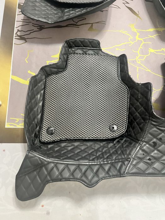 Продам 5D коврики под шкоду (стояли на рапиде 2014)