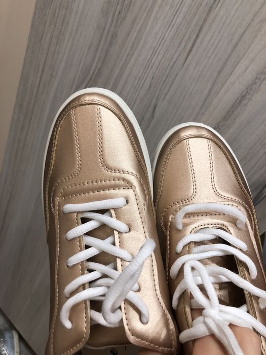 New look златни маратонки обувки 39н. И бели кецове с камъни 40.5 номе