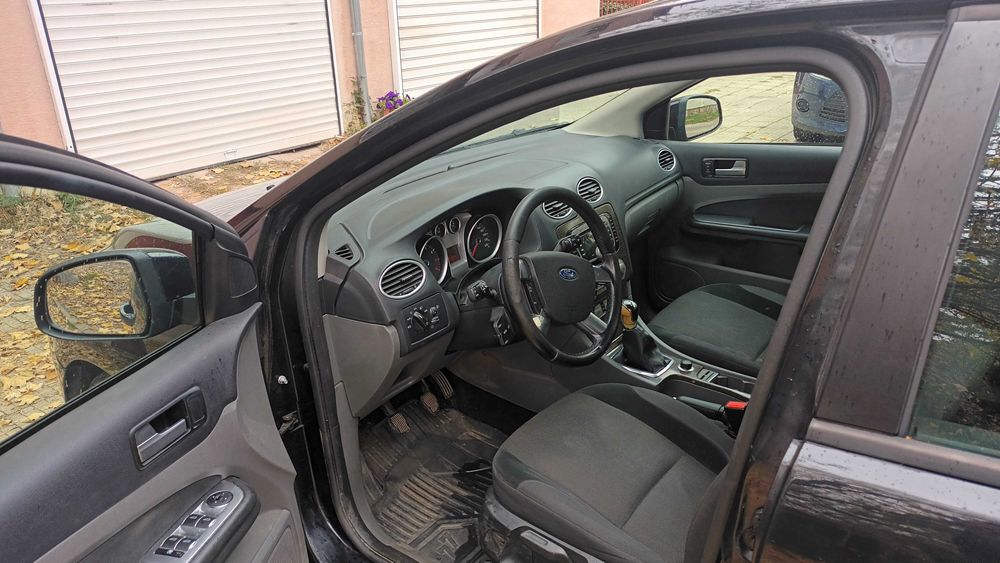 Ford Focus MK2.5  1.6 Ghia 2010 г. с газова уредба София