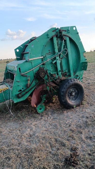 Продам прессподборщик ПРФ 145