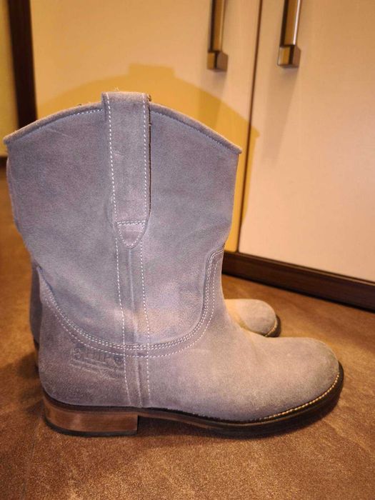 Дамски велурени боти