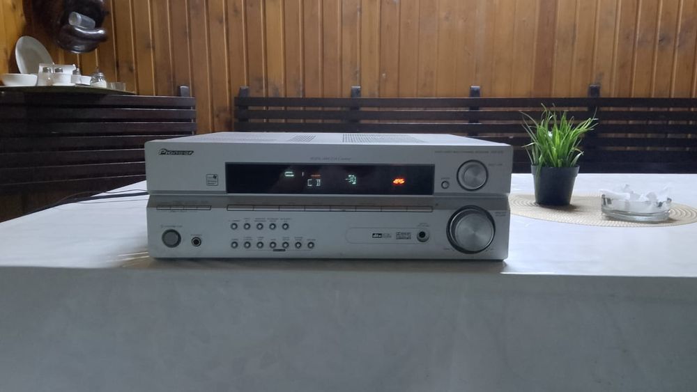 Усилитель звука Pioneer.