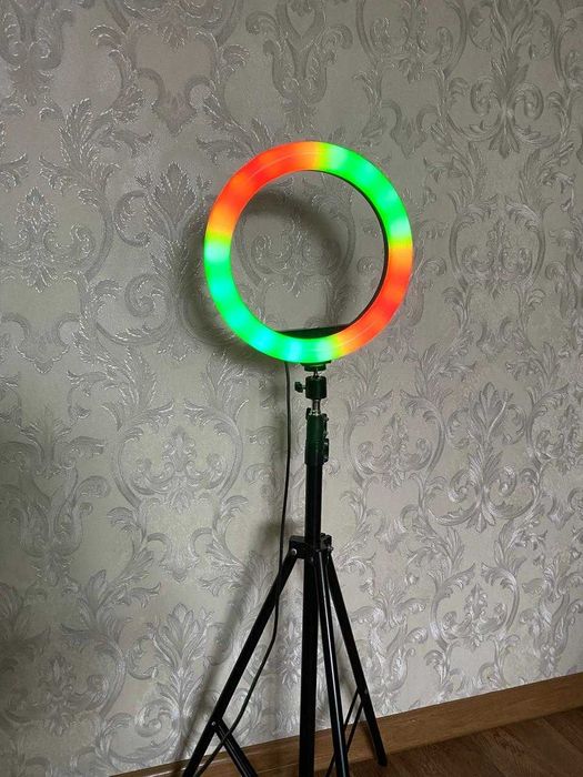 Продам новую Селфи- лампу