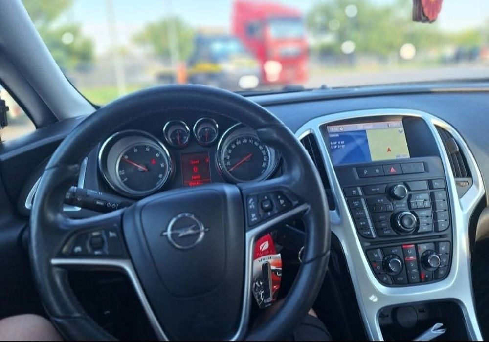 Opel Astra sport tourer 2.0 165cp