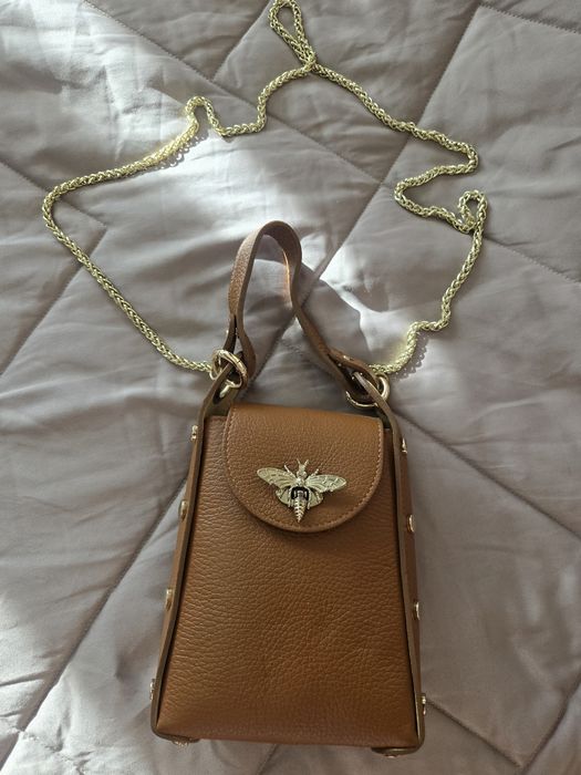 Малка чантичка цвят кафяв