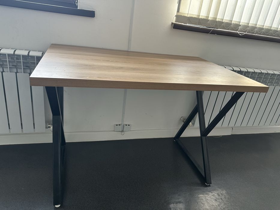 Стол рабочий крепкий