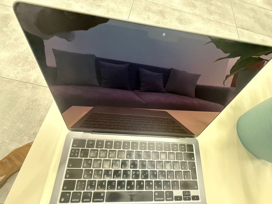 Продам MacBook Air M2 13 (8/256), Space Gray