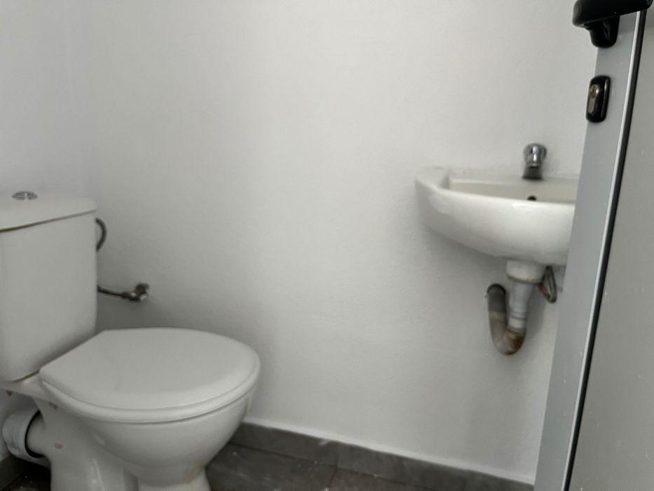 Дава се под наем Склад в Благоевград, Идеален център - 350 кв.м за 1275 € - Снимка #4