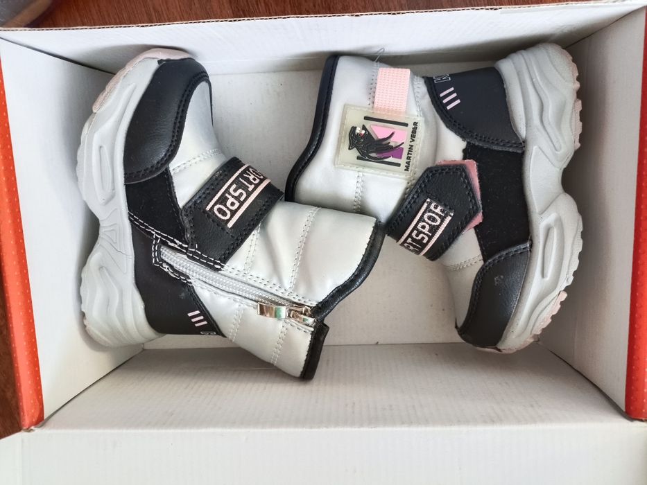 Продам детский обувь на девочку