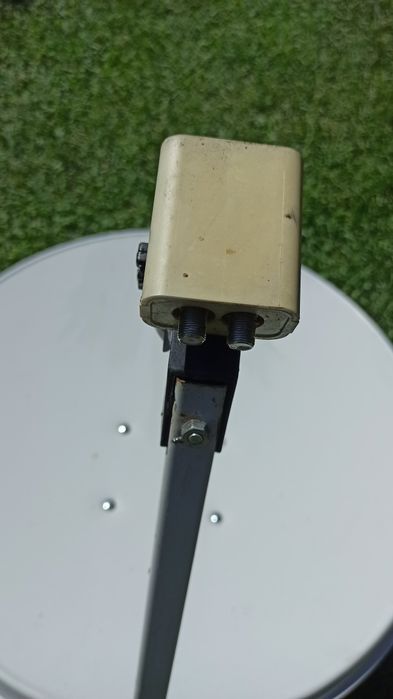 Antenă satelit DIGI 2 iesiri