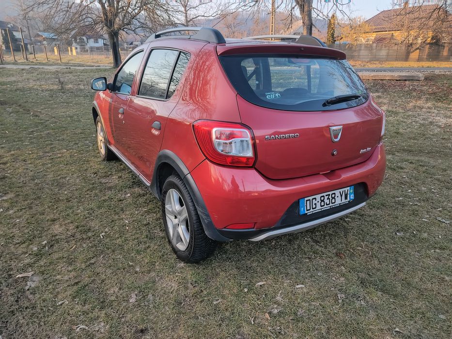 Dacia Sandero Stepway 0.9 . 2014. Economică