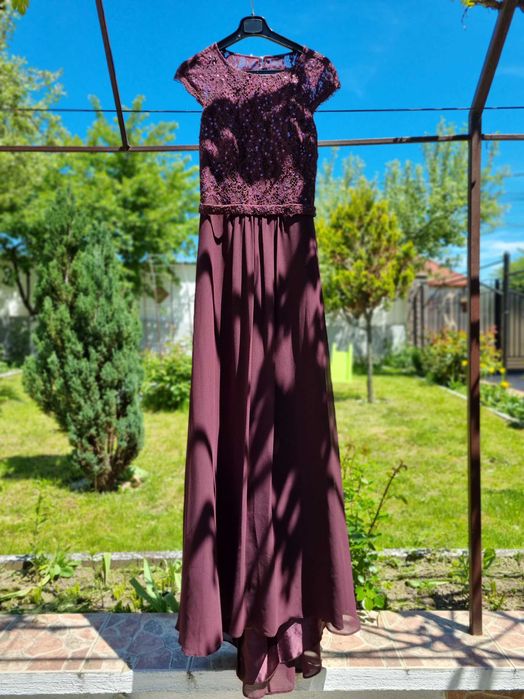 Rochie lunga de ocazie, trena, spatele gol, masura 36