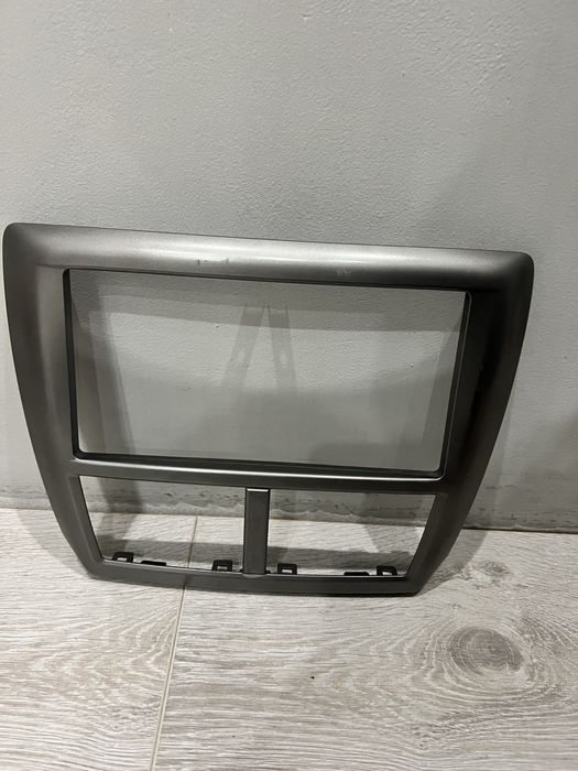 Рамка на панель Subaru Impreza