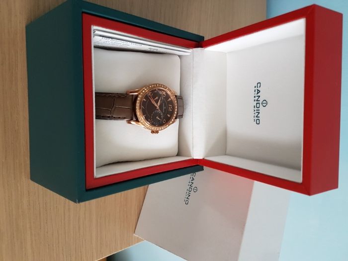 Часовник - дамски Candino