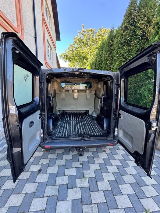 Opel Vivaro  5 locuri autoutilitara