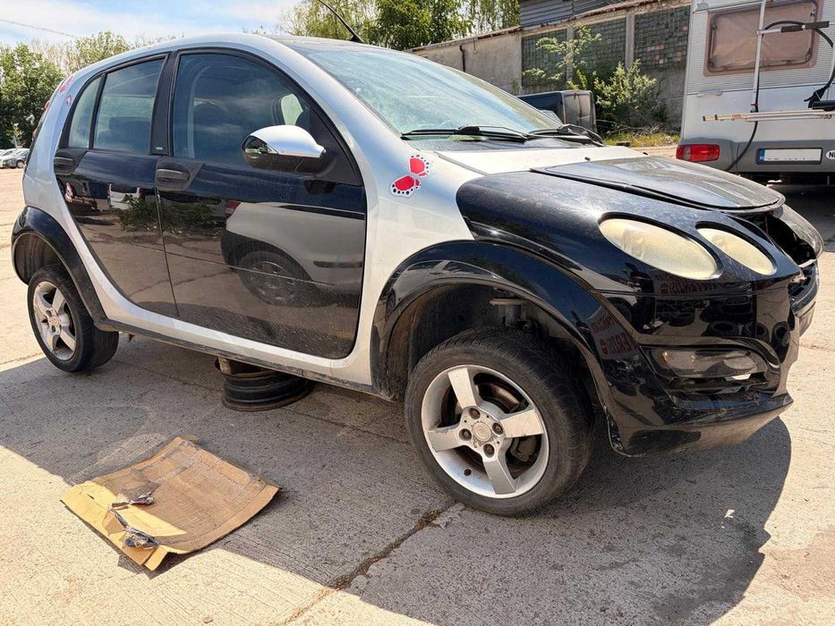 Dezmembrez SMART FORFOUR 2005 1.5 dCI Cod Motor  OM 639.939
