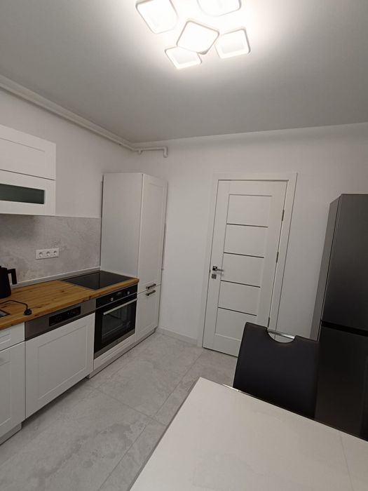 Vand apartament str aviatarilor 2 camere etajul 4