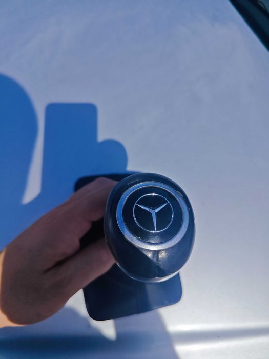 Топка скоростен лост с маншон доста запазена Mercedes W204 W212 AMG