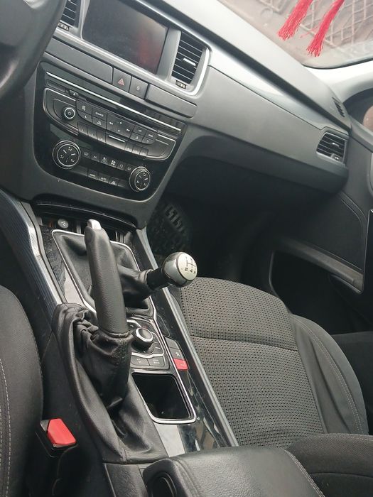 Vând Peugeot  an 2014