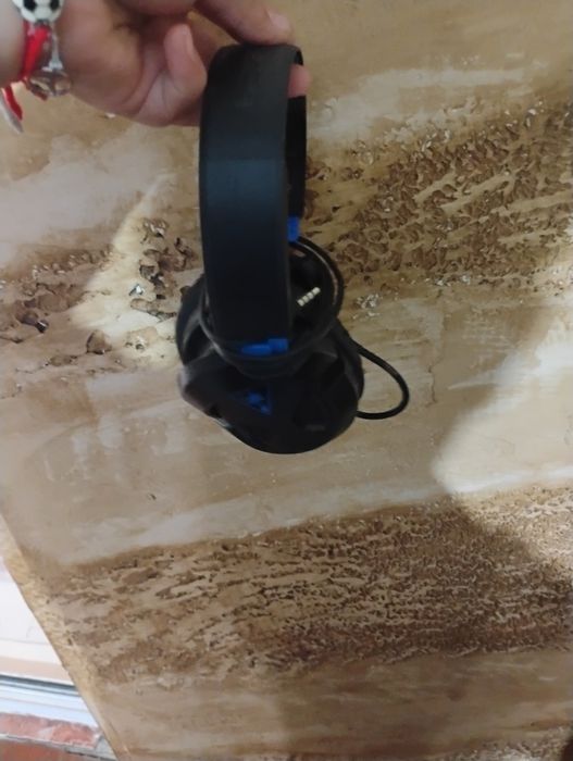 Чисто нови слушалки кабел е един метър с микрофон