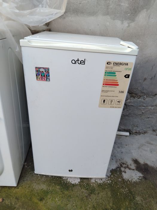 Холодильник сотилади