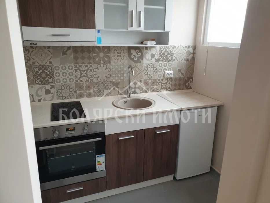 Дава се под наем Двустаен апартамент в Велико Търново, Център - 50 кв.м за 357 € - Снимка #2