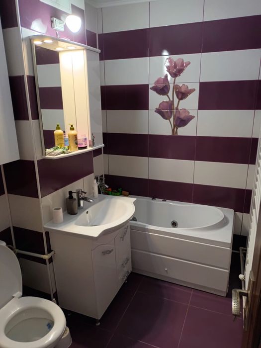 Apartament 3 camere, 2 bai si balcon