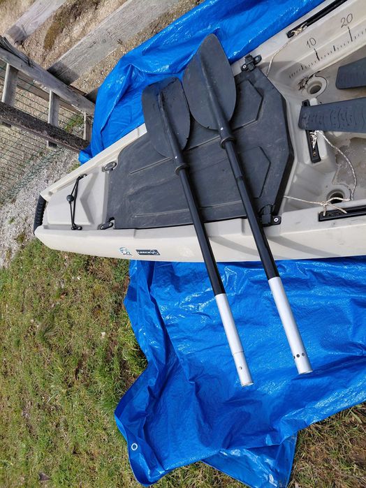 Каяк за риболов и разходки с плавници и педали
