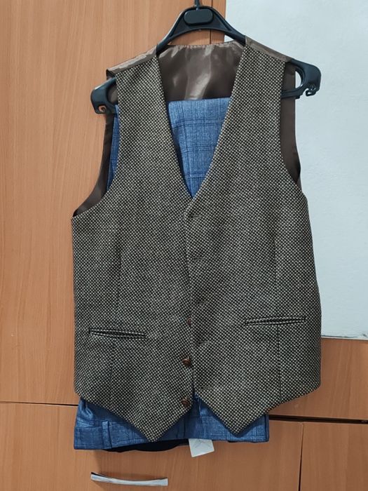 Мужской костюм тройка