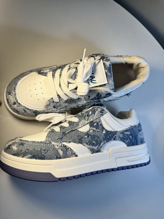 Кроссовки Dilau размер 40-41