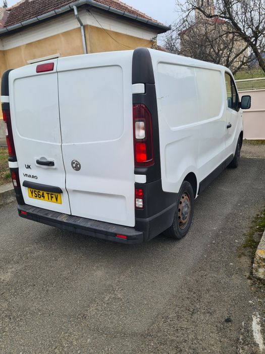 Opel vivaro  2015