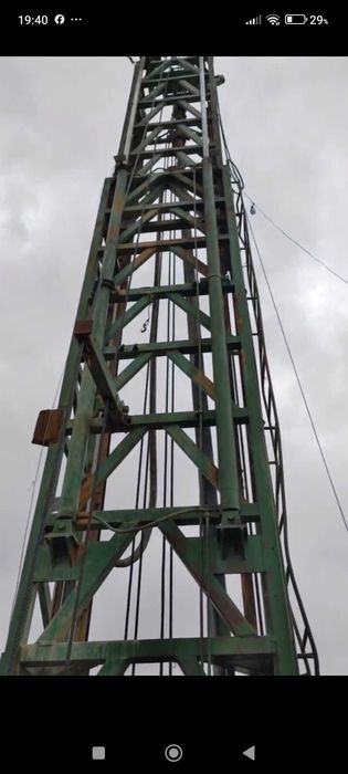 Махсус техника буравой сотилади комплектда127 насос, 11метрлик квадрат